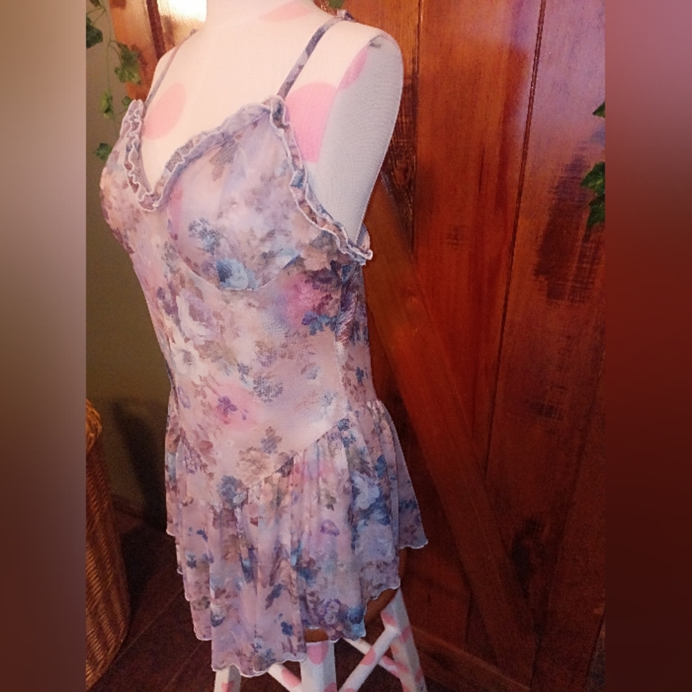 **NWOT** Floral (Sheer) Nighty 👗 🌺 - Picture 4 of 15
